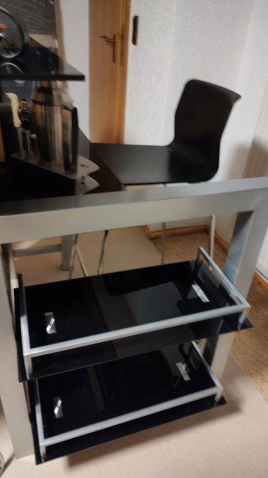 Bar Tisch aus Glas Metall mit 3x Barhocker Glenn Ikea, Party in Niedertaufkirchen