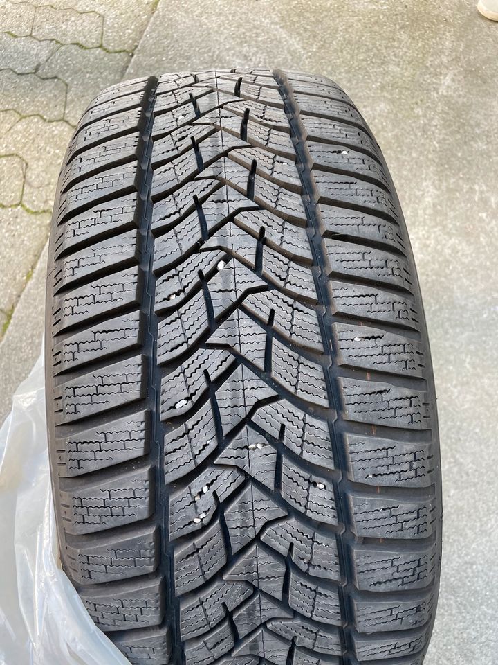 4 Winter Reifen 225/50R BMW 2er Dunlop ohne Felgen in München