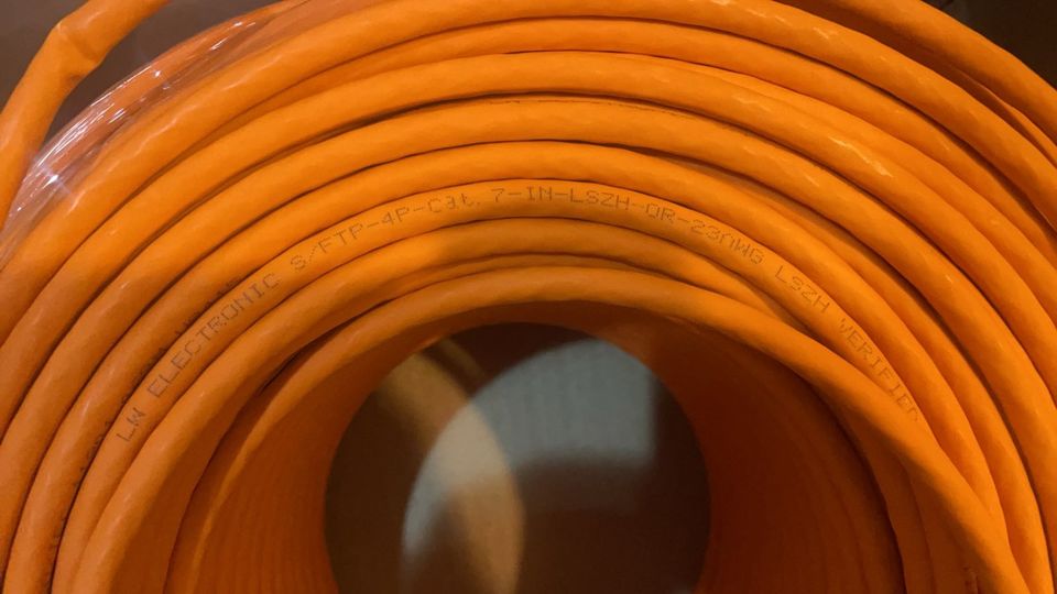 Neues Netzwerkkabel verlegekabel Cat7 S/FTP 1000MHz PIMF 50m Orange in Heidelberg