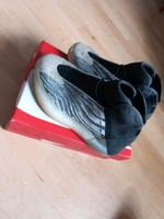 Yeezy Schuhe Hessen - Hanau Vorschau