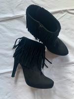 Buffalo Stiefeletten High Heels schwarz Fransen Velourleder 40 Köln - Köln Dellbrück Vorschau