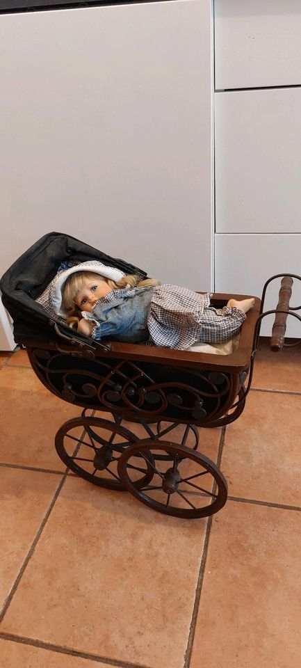 Puppenwagen " Nostalgie  mit Babypuppe in Hamburg