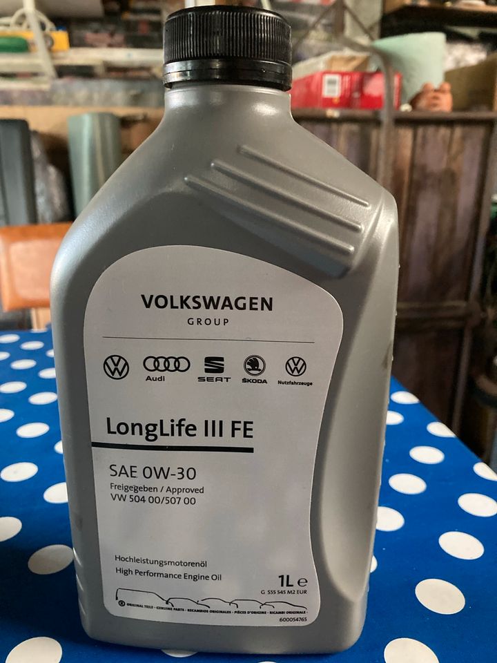 Original Öl VW Longlife III FE SAE 5 W30 in Bethau