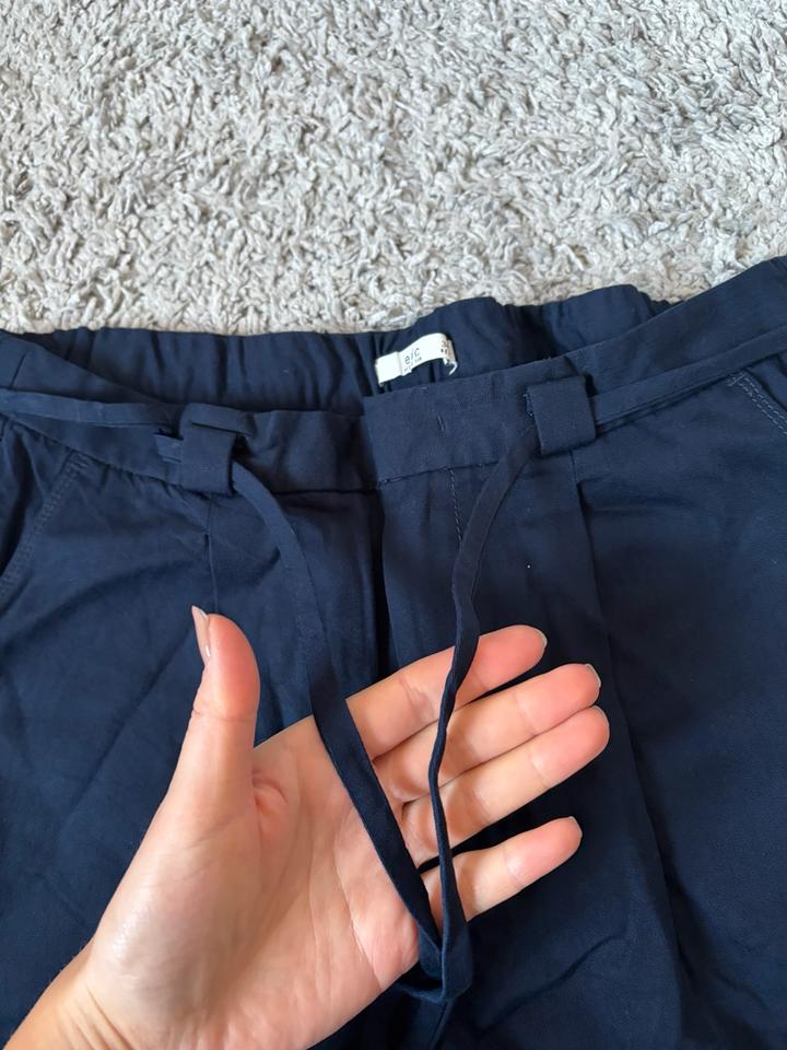 Schicke Esprit edc Stoffhose mit Schleife / Bindegürtel S blau in Osnabrück