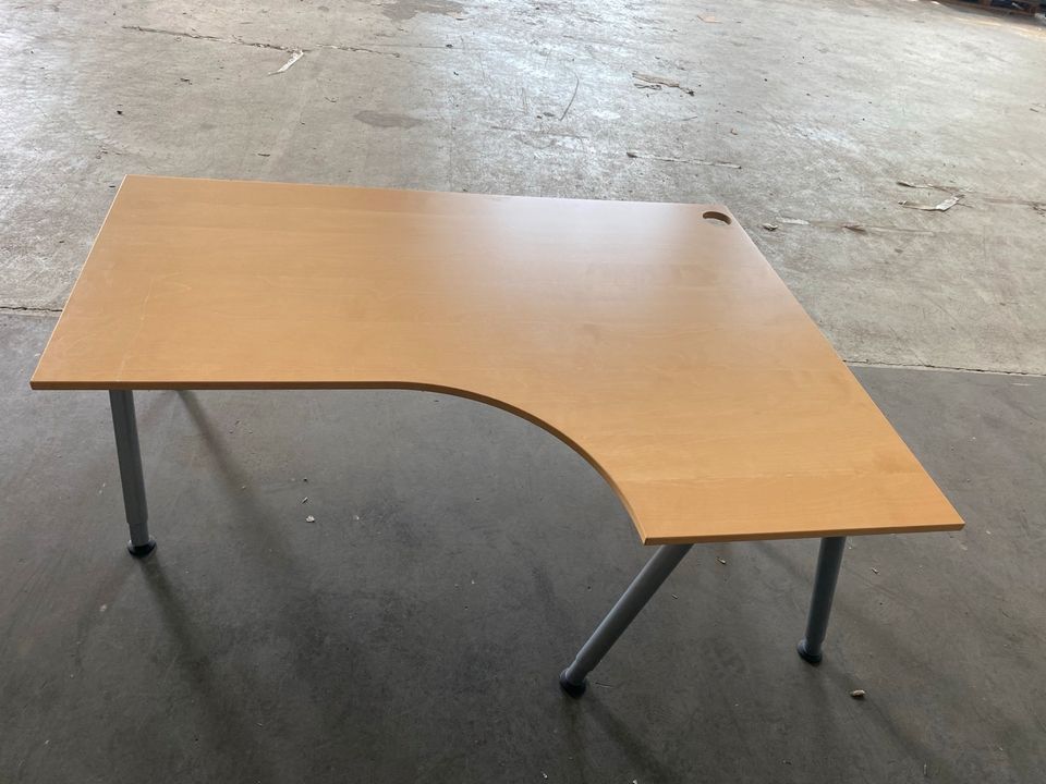 IKEA Eck-Schreibtisch in Wolfsburg