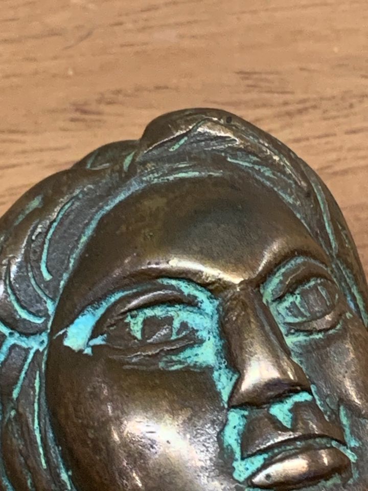 Skulptur Kopf Frau Bronze in Bonn