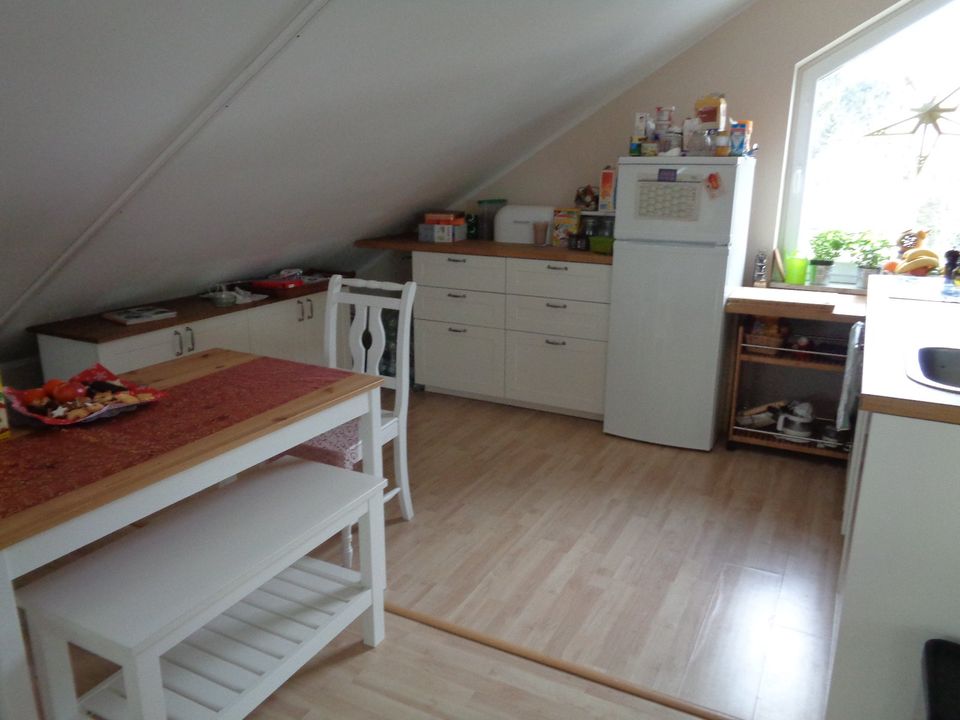 Großzügige 2 Zimmer Dachgeschoss-Wohnung, inkl. Stromkosten, in Frankfurt (Frankfurter Berg) in Frankfurt am Main