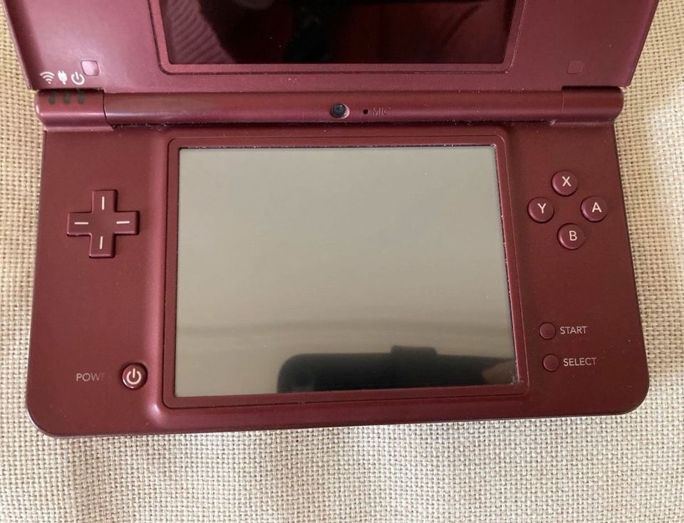 Nintendo DSi XL bordeaux Konsole funktionstüchtig in Bad Säckingen