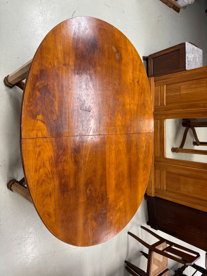 Antiker Tisch Esstisch Biedermeier alter Gesindetisch Oval in Völklingen