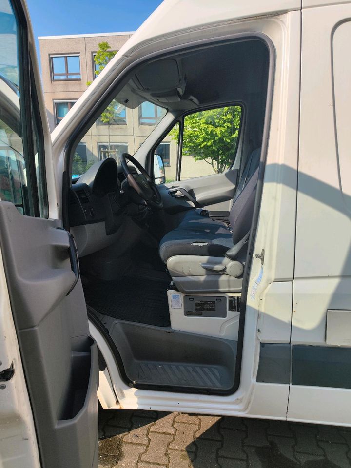 Vw Crafter 1 Hand in Ratingen