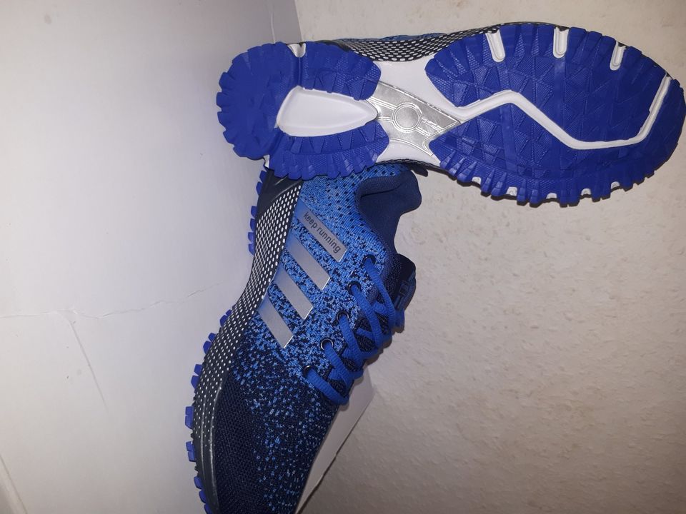 Sportschuhe/Sneaker Gr.42 blau/schwarz mit silbernen Streifen neu in Rendsburg