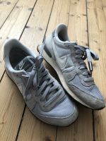 Nike Internationalist grau weiß Sneaker Frankfurt am Main - Rödelheim Vorschau