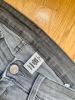 H&M Skinny Ankle Regular Waist Gr. 28 Jeans Damen Grau Dresden - Blasewitz Vorschau