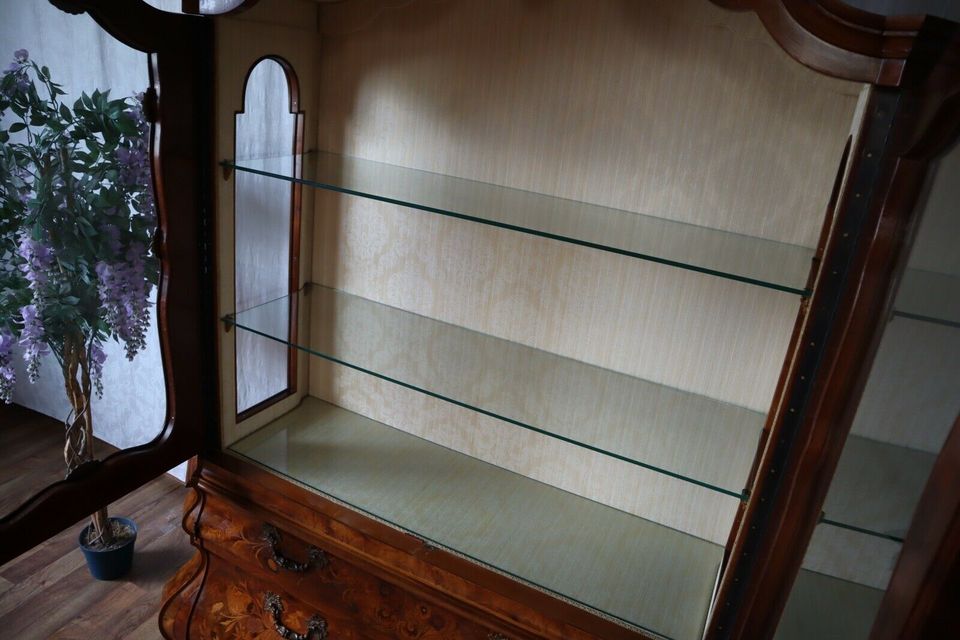 Nr.1604 Annibale Colombo Vitrine Barock Kirsche Massiv Intarsien in Wiesbaum