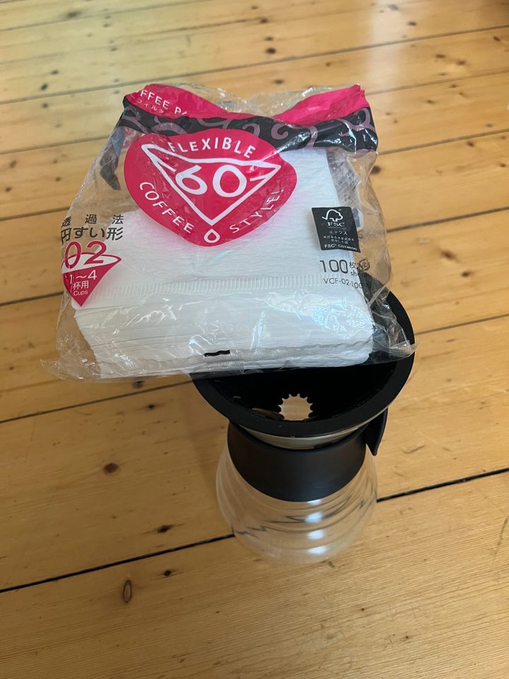 Hario  700 ml V60 Drip Pourover Coffee Brewer inkl. Filter in Bonn