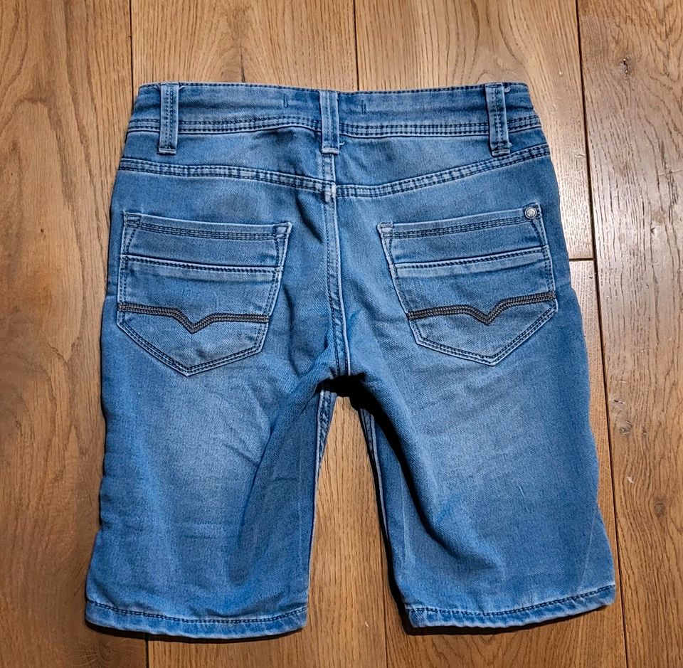 Pepe Jeans Shorts, Gr. 128, blau - fällt größer aus (ca. 140)! in Pfronten