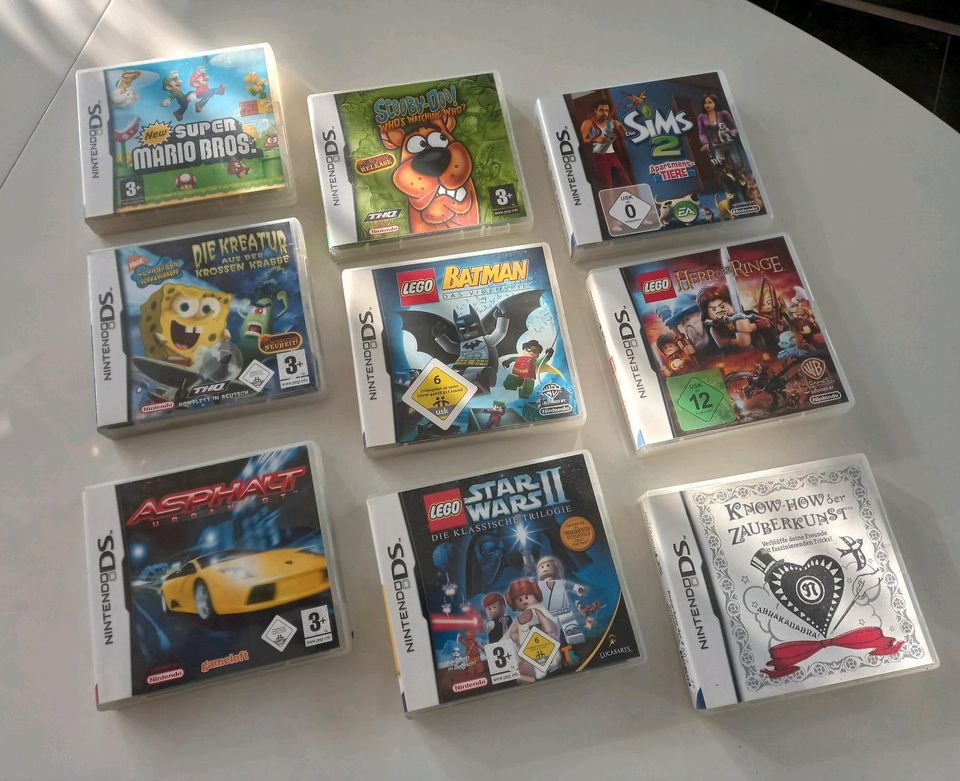 Nintendo DS inkl Ladekabel und 20 Spiele in Handewitt