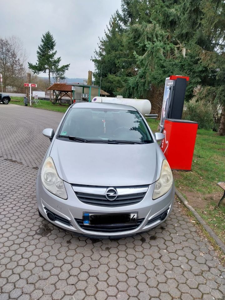 Opel Corsa 1.2 mit TÜV in Trusetal