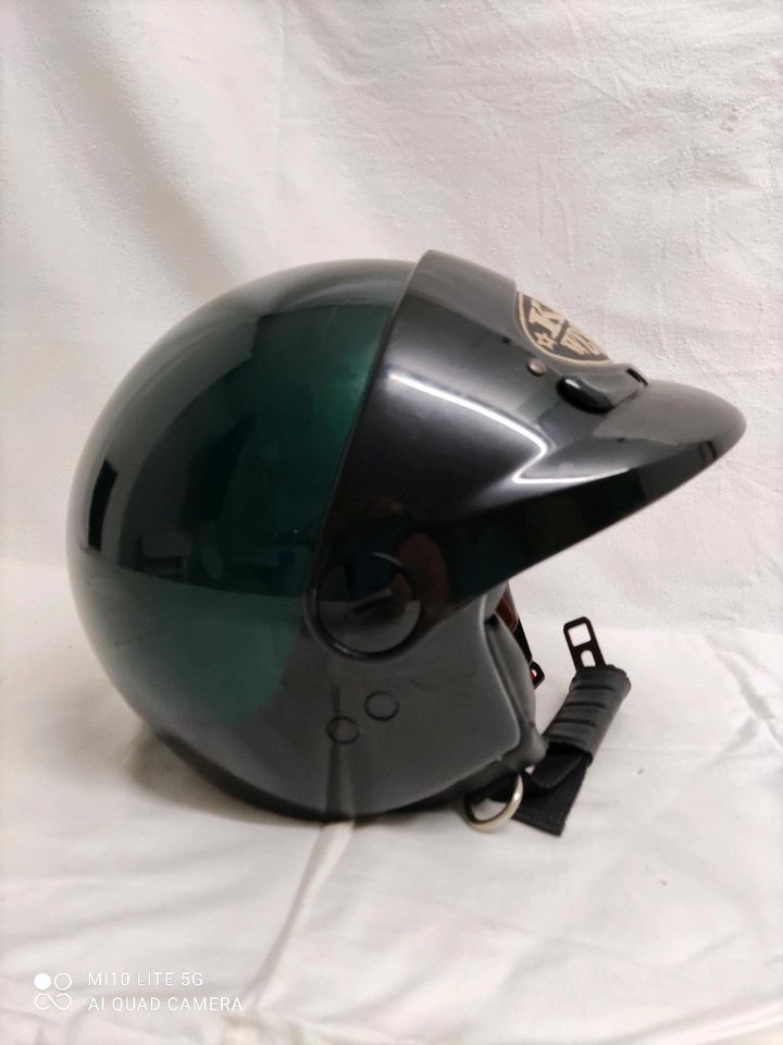 Helm Jet Helm grün/schwarz Größe 53-55, unfallfrei in Hann. Münden