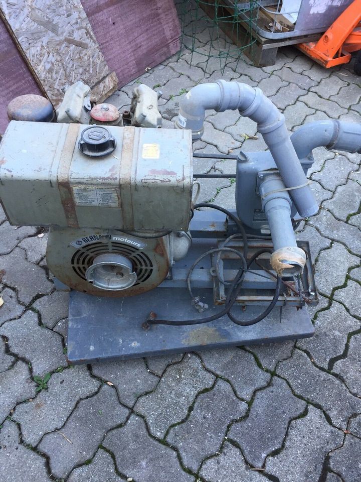 Motor von Schrägaufzug. Aktuell eine starke Wasserpumpe in Burgthann 