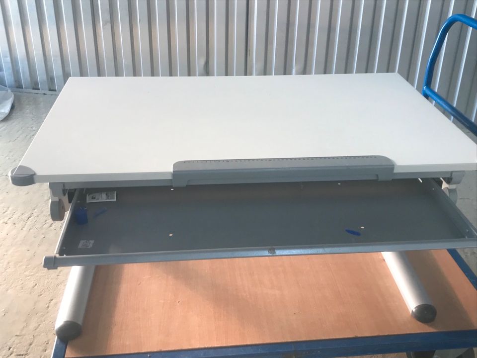 Höhenverstellbarer Schreibtisch Zeichentisch Bürotisch weiß in Mülheim (Ruhr)