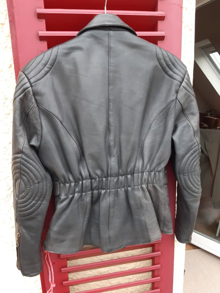 Damen Motorradjacke Leder Gr. S in Stuttgart