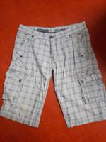 Kurze Hose / Cargo Shorts Gr . L ++++ FÜR JE 12,- Sachsen - Hoyerswerda Vorschau