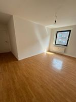 Kernsanierte 4 Zimmer Wohnung in Düsseldorf Reisholz auch als WG Düsseldorf - Hassels Vorschau