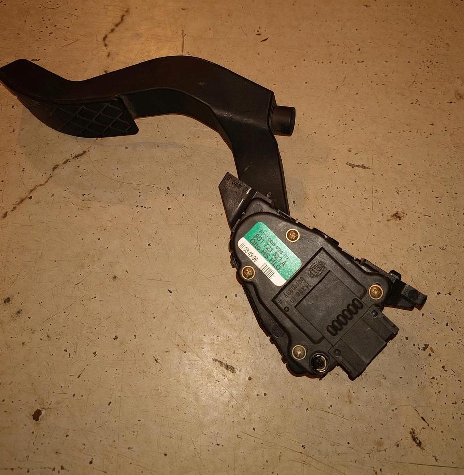 Audi A6 4B 8D1721523A Gaspedal Fahrpedal E-Gas Fahrpedalsensor in Sindelfingen