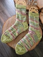 Selbstgestrickte Socken Gr.38/39 aus handgefärbter Sockenwolle Baden-Württemberg - Ihringen Vorschau