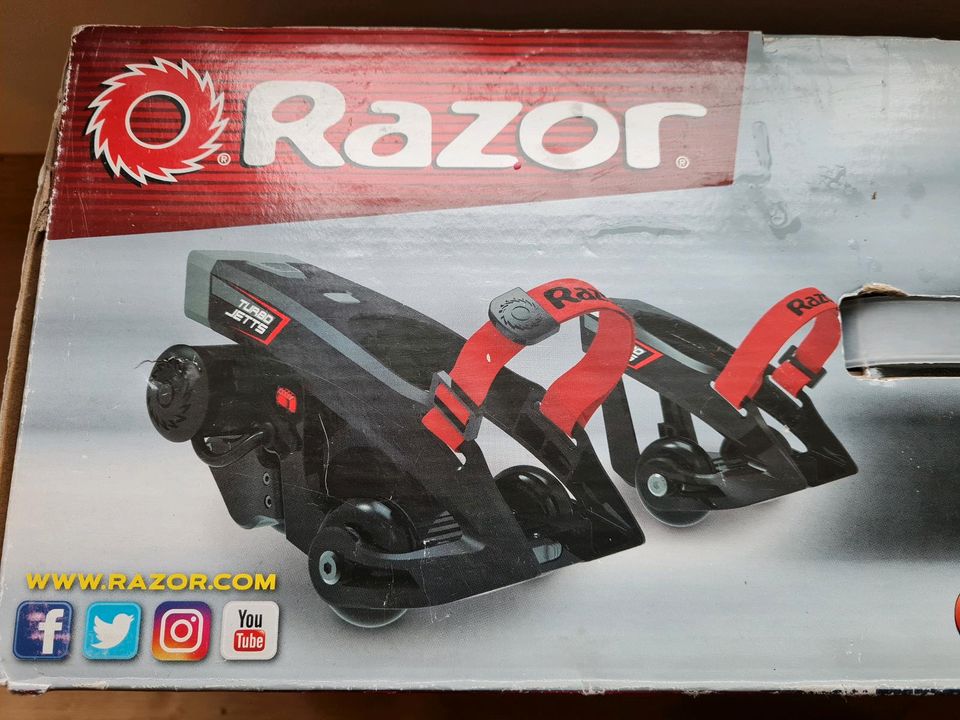 Razor Turbo Jetts elektrische Rollschuhe in Geltow