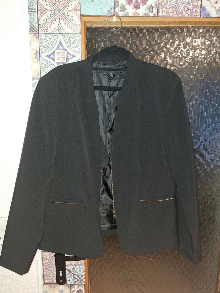 Blazer mit Golddetails in Lautertal