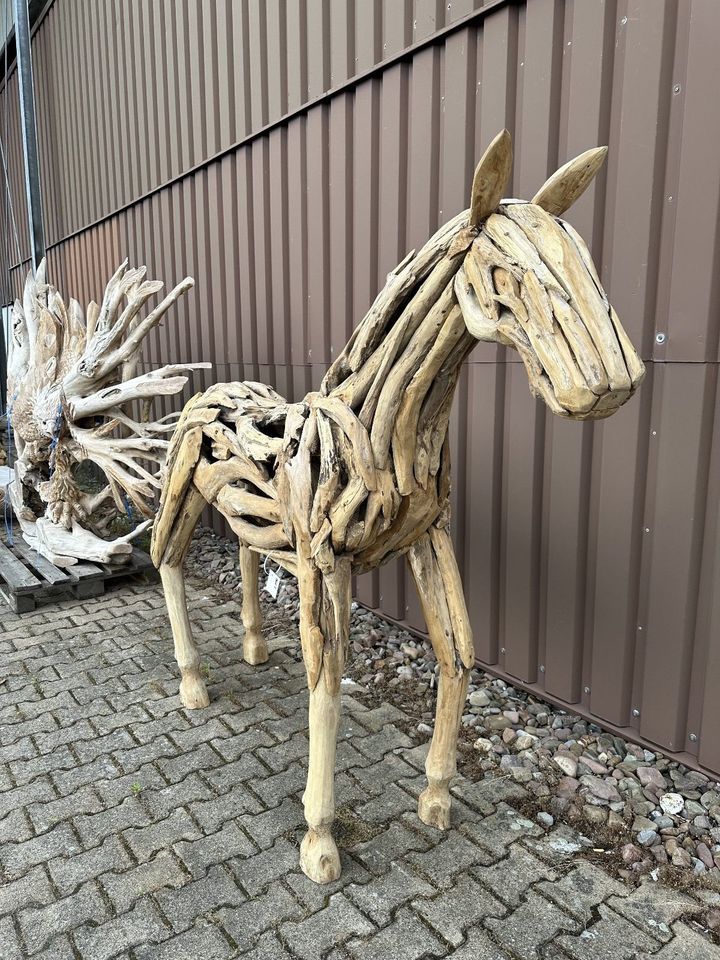 Pferd Teak Holz Skulptur Luxus Deko Pferde Pferdehof in Rinteln