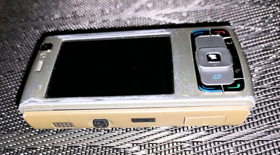 Nokia N95 mit 5-MP-Kamera mit Ledertasche in Schneeberg