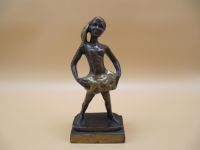 alte Bronze Messing Figur Die kleine Nienburgerin auf Sockel Top Niedersachsen - Hoya Vorschau