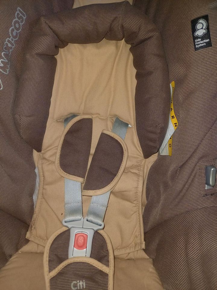 Maxi Cosi Babyschale in Ertingen