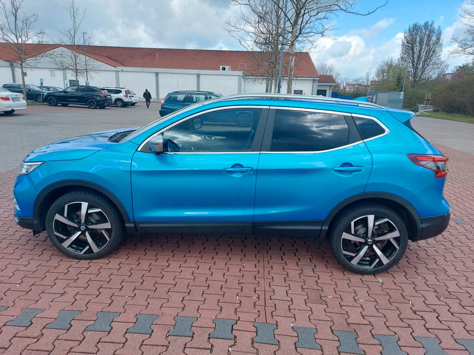 Nissan qashqai 1.6 benzin TEKNA in Offenbach