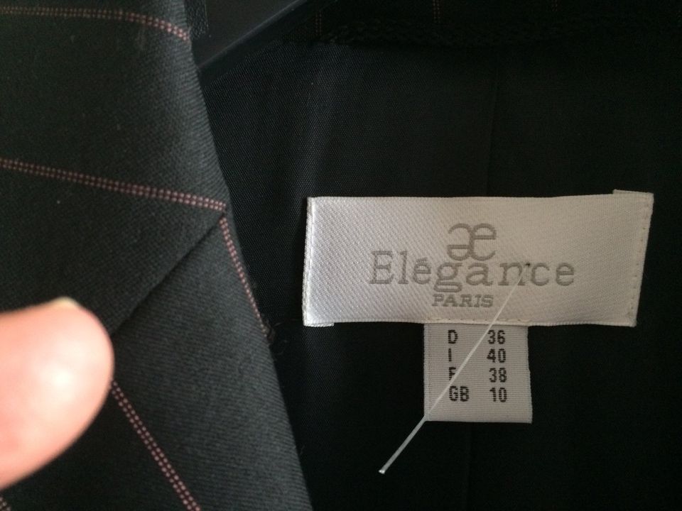 Elegance Anzug Jacke Gr. 36 Hose Gr. 38 ungetragen in Erding