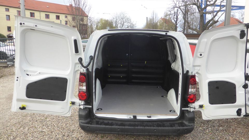 Kleintransporter mit und ohne Anhängerkupplung zu vermieten in Magdeburg