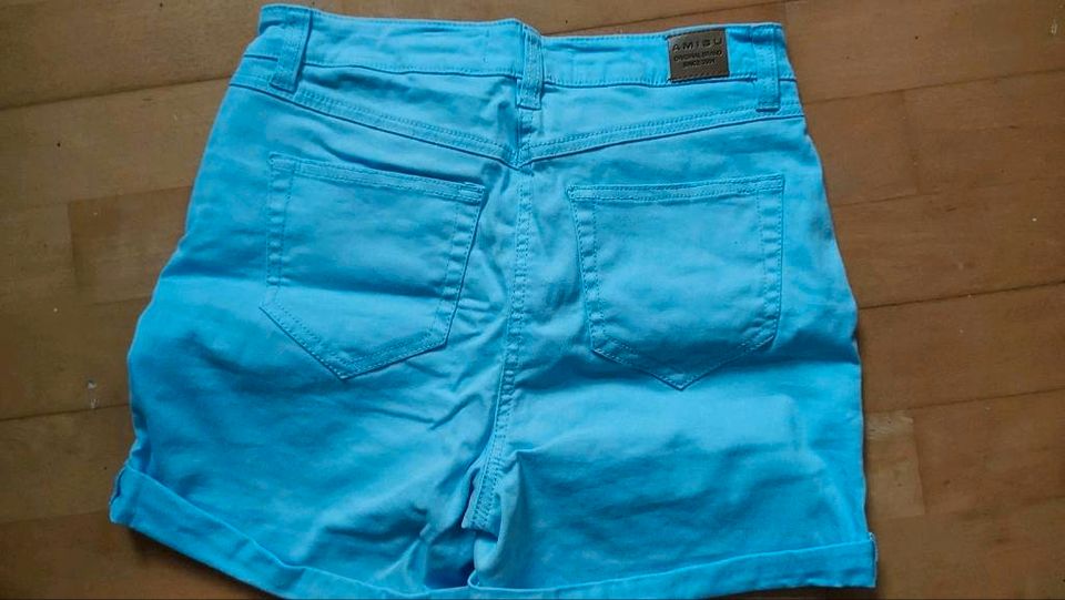 Hotpants Shorts Jeanshosen verschiedene Modelle in Deggendorf
