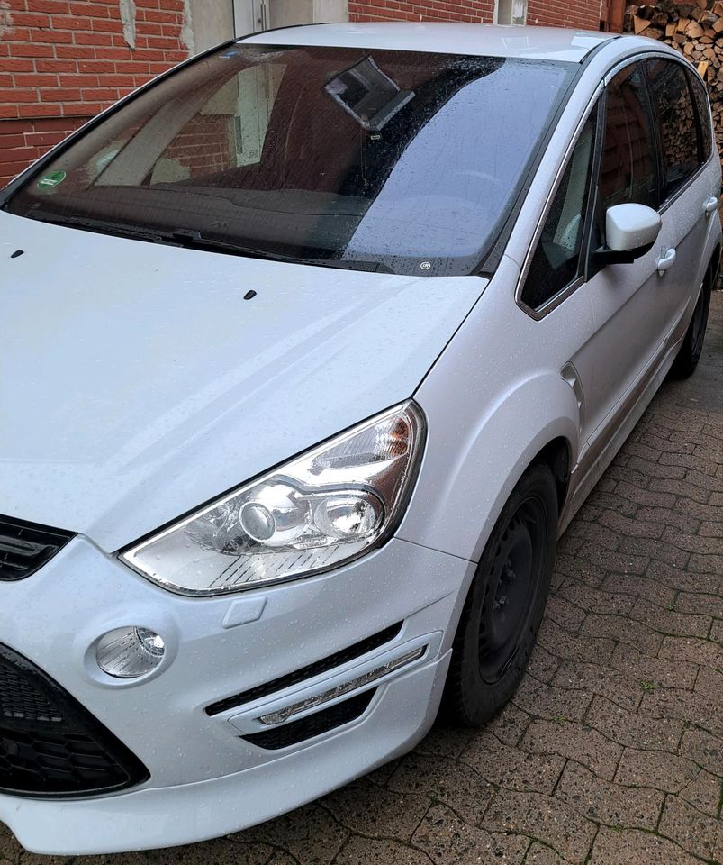 Ford S-Max 2,2 TDCi 200PS DPF Titanium S weiß Perlmut in Helmstedt