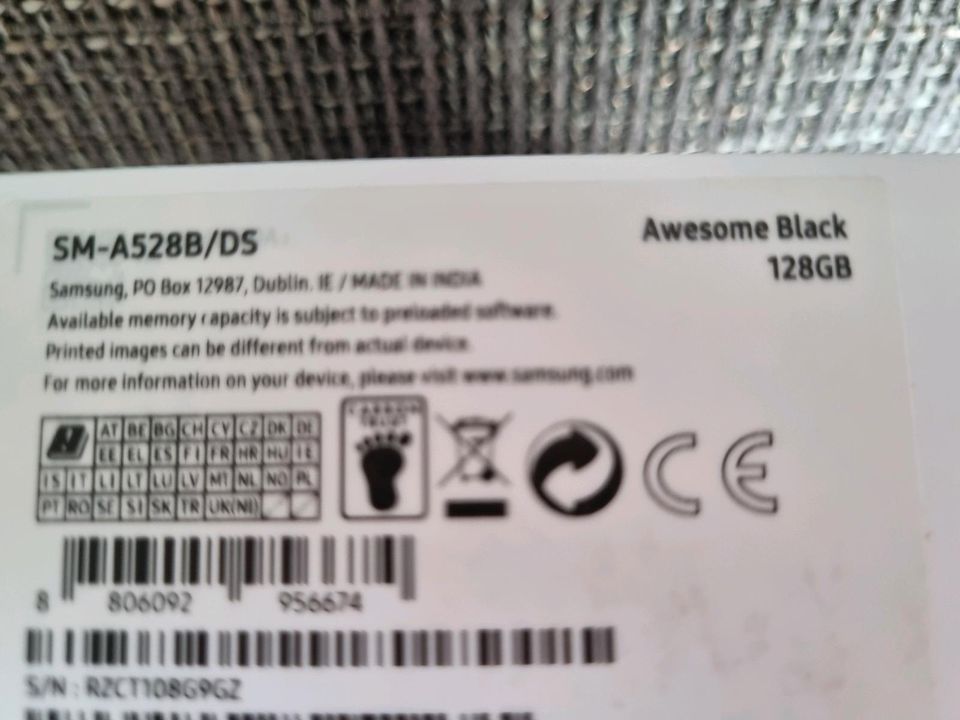 Samsung Galaxy A 52 S 5G / 128GB in der Farbe "awesome black". in Kiel