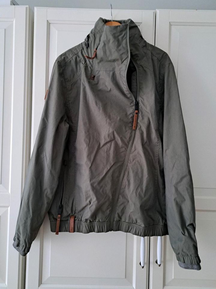 Tolle leichte Jacke von Naketano in Olive Gr. XL neuwertig in Freiburg im Breisgau