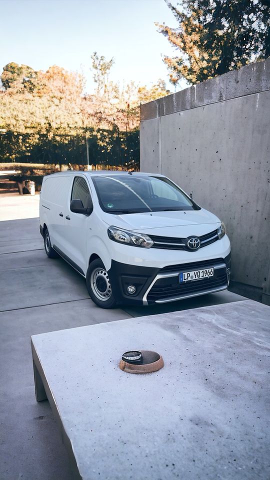 Toyota Proace Kastenwagen Anhängerkupplung AHK Umzug Transporter 5 6 7 8 9-Sitzer Diesel Minibus Transporter Bulli Handwerkerbulli mieten Sportwagen T6 Langzeitmiete Carplay Transit Sprinter Vito in Lippstadt