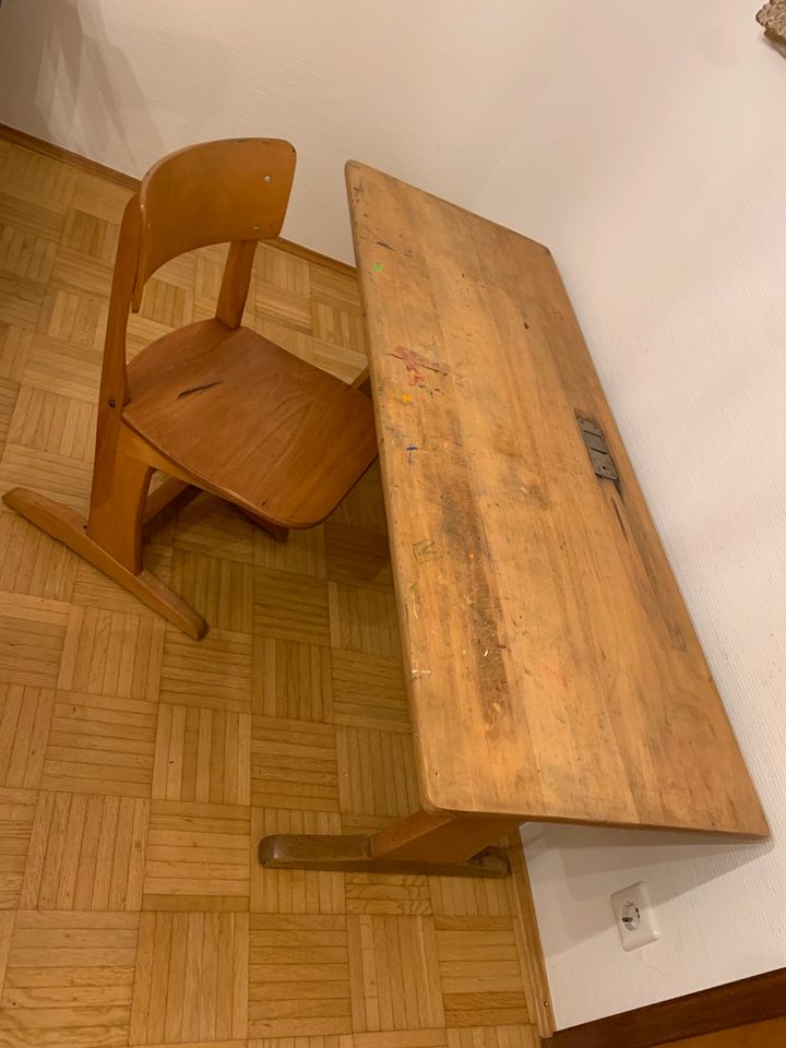 Schulbank Tisch Basteltisch Stuhl Kinderstuhl Schreibtisch in Baindt