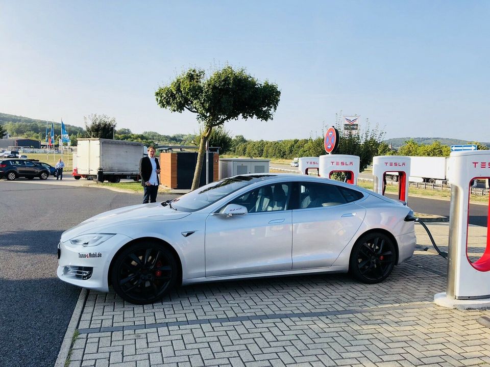 MIETEN - Tesla S P100DL Silber - eAuto Abo - Langzeitmiete in Friedrichsdorf