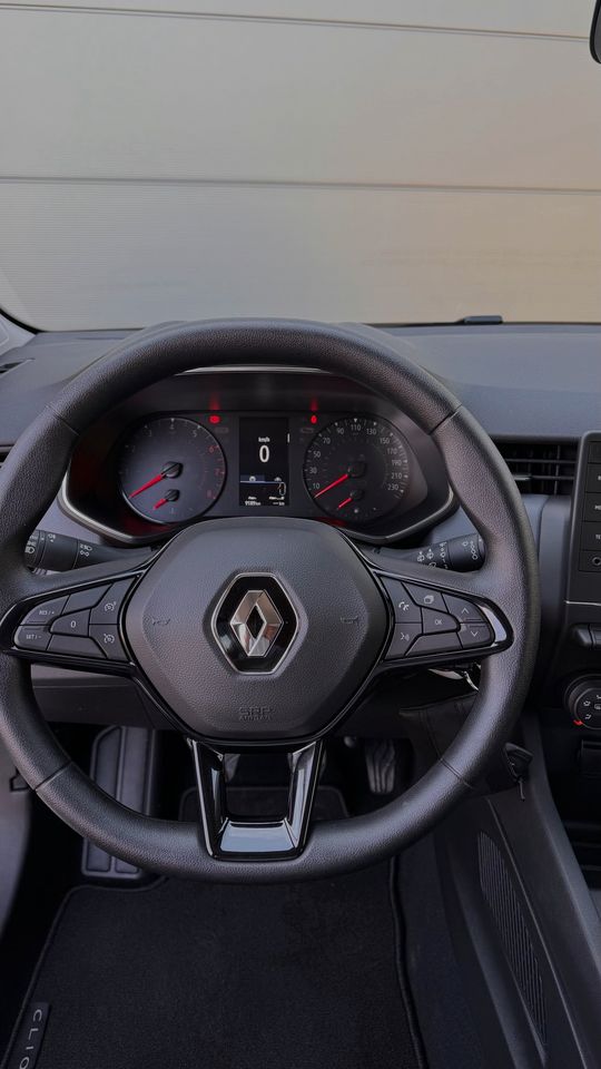 Renault Clio 2020 1.Hand 9360 km Garantie Scheckheft Klima LED in Schwäbisch Gmünd