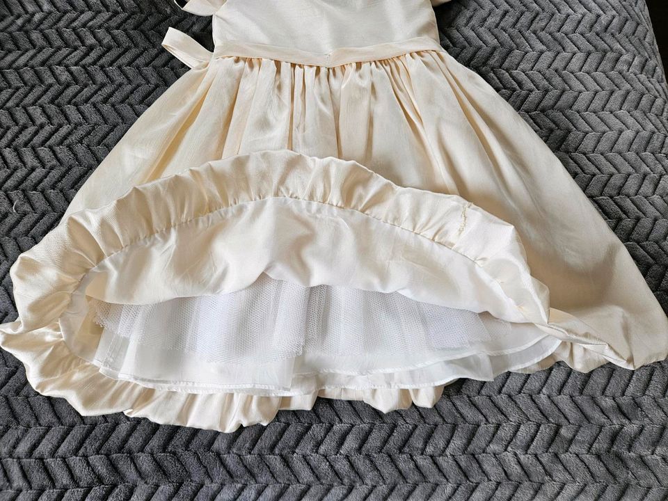 Kleid 122 festlich Einschulung Hochzeit Konfirmation in Dresden