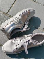 Sneaker Schuhe Gr. 38 silber Niedersachsen - Tespe Vorschau