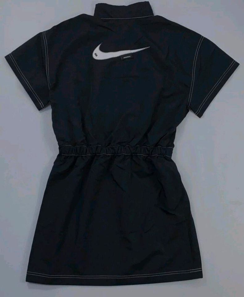 Kleid Nike neu! in Leipzig